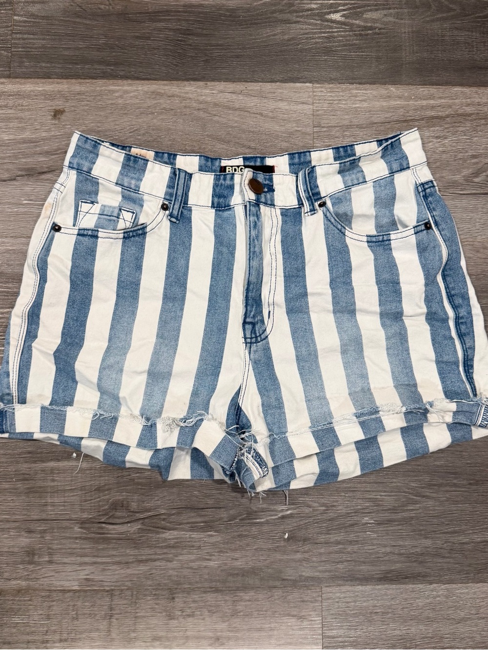 BDG Urban Outfitters Women’s Blue & White Striped Denim High Rise Shorts Size 31